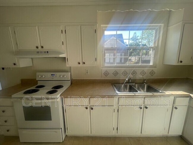 Building Photo - 105 Nut Grove Dr