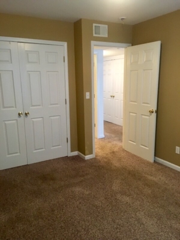 Building Photo - 307 Rosewood Dr