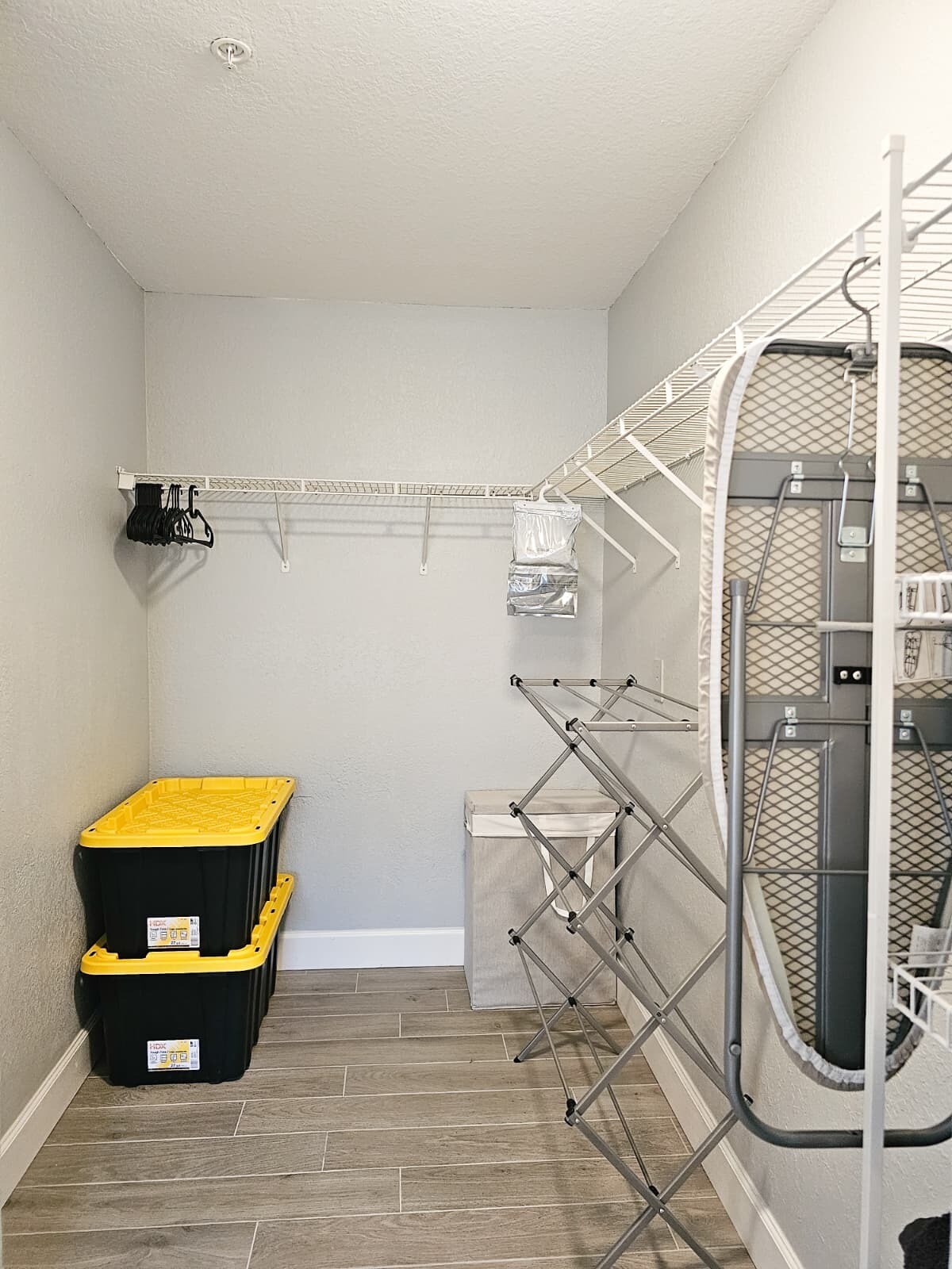 Building Photo - 8923 Manor Loop