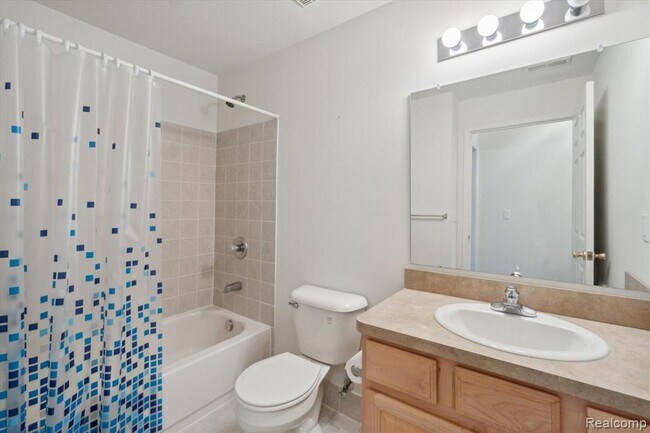 Building Photo - 15980 Morningside