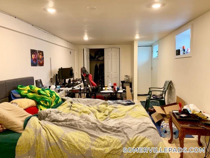 Building Photo - 27 Fairfax St