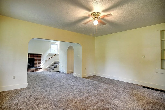 Building Photo - 9556 Kenrick Rd