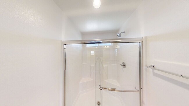 Building Photo - Beautiful 3Bed 2.5Bath