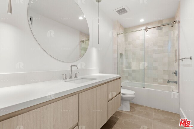 Building Photo - 1541 1/2 Hi Point St