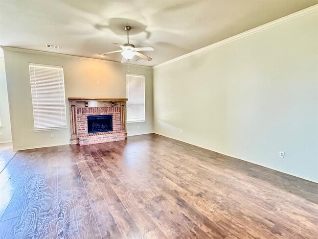 Building Photo - 15705 Creek Heights Dr