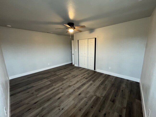 Building Photo - Country Living