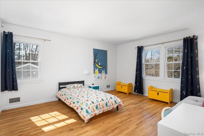 Building Photo - 19 Sherwood Dr