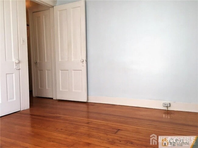 Primary Photo - 207 Woodbridge Ave