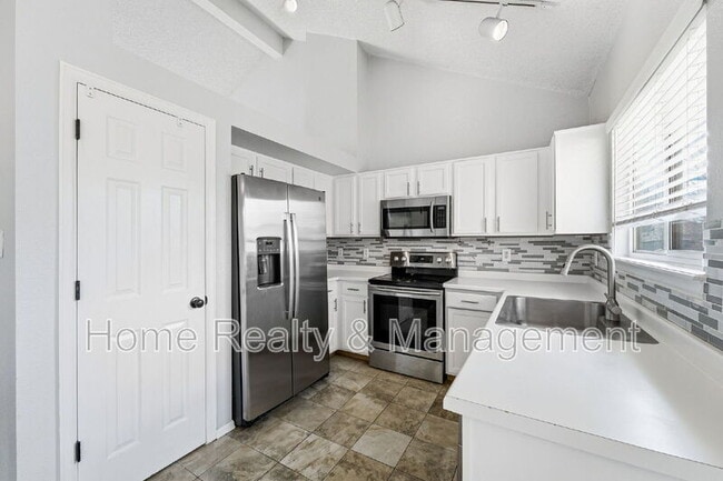 Building Photo - 13223 Quivas St