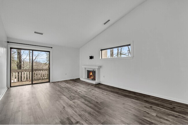 Building Photo - 7 Cottonwood Dr