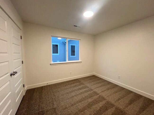 Building Photo - 3824 970 N