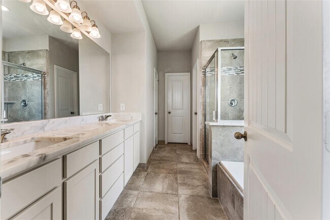 Building Photo - 3723 Lake Varano Cir