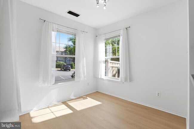 Building Photo - 1783 Jonathan Way