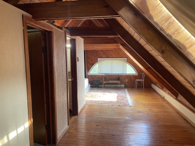 Building Photo - 125 Old Sachems Head Rd