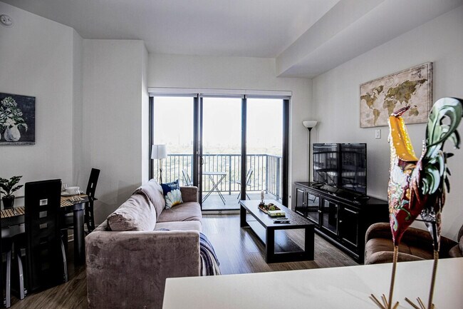 Building Photo - 6803 Staffordshire Crescent