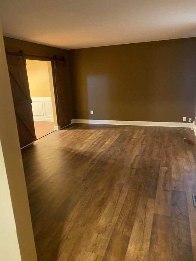 Building Photo - 2212 Westwood Dr