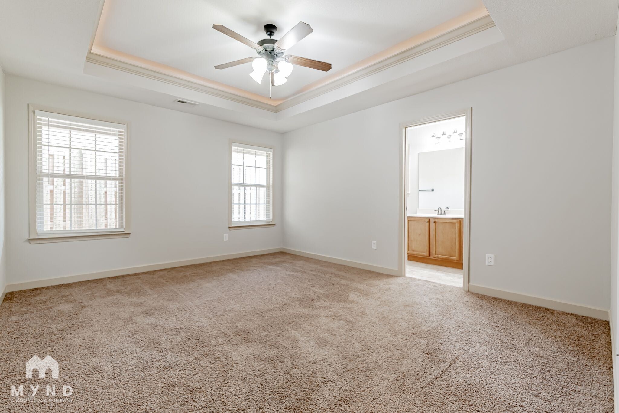 Building Photo - 352 Robin Helton Dr