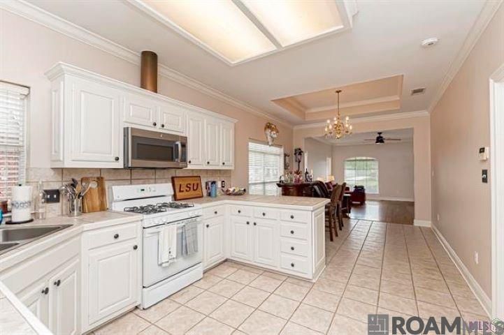 Building Photo - 10125 Springbrook Ave