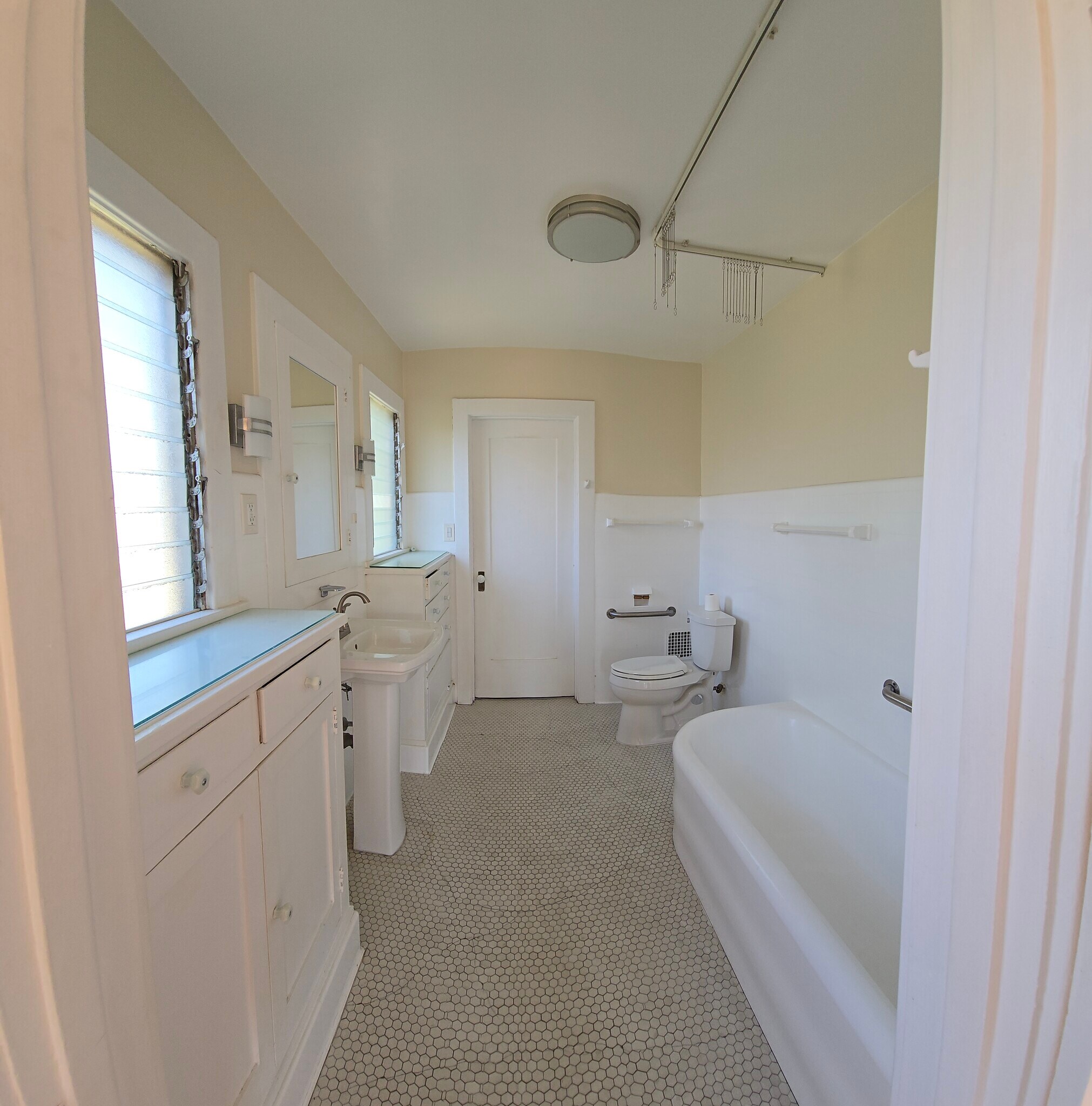 Building Photo - 1224 S Gramercy Pl