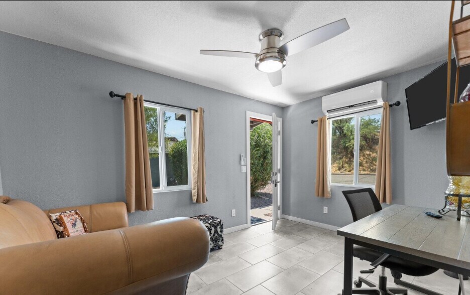 Building Photo - 496 W Mohave St