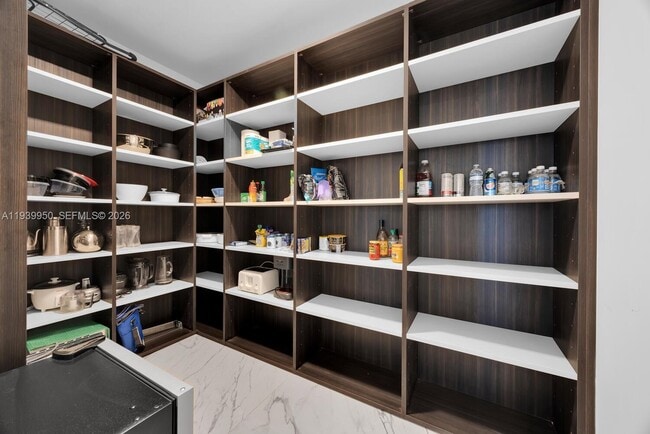 Building Photo - 301 Altara Ave