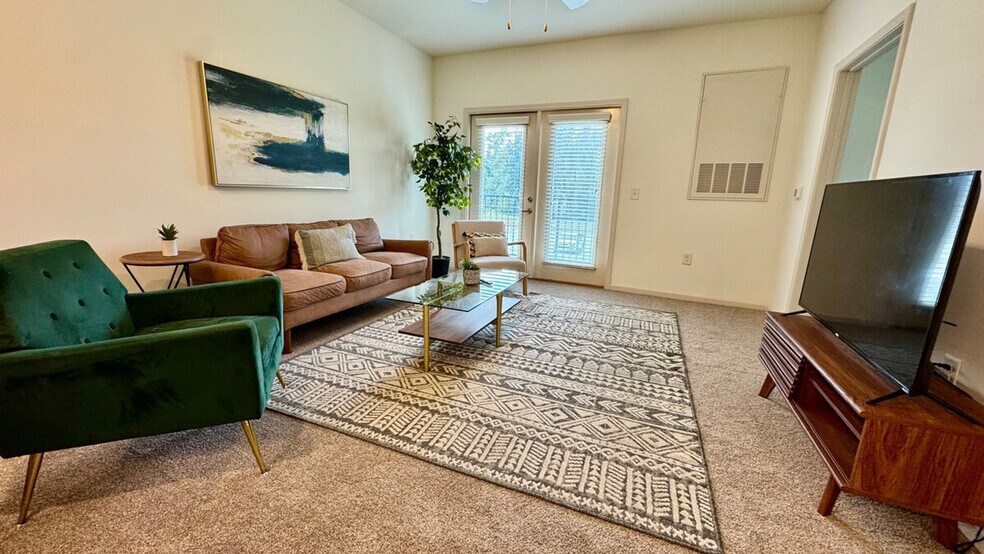 Building Photo - 8242 Windsor Hill Blvd