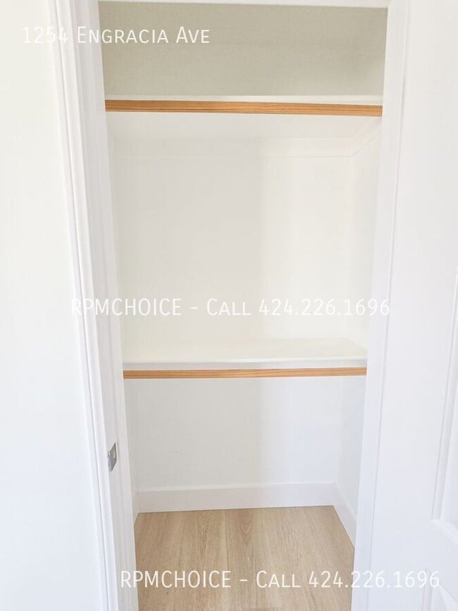 Building Photo - 1254 Engracia Ave