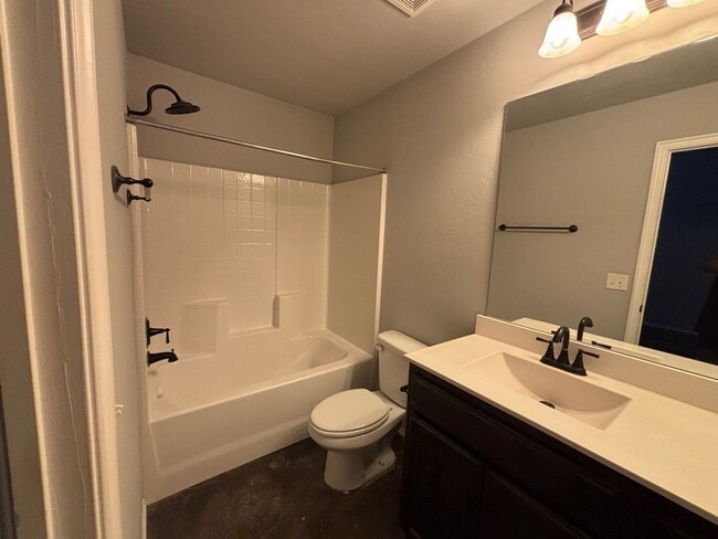 Building Photo - Check out this beautiful home!