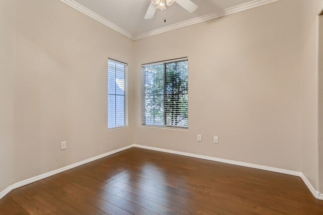 Building Photo - MONROE MODEL!  ALL APPLIANCES INCLUDED, FU...