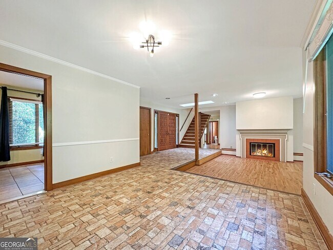 Building Photo - 10200 Rivertown Rd