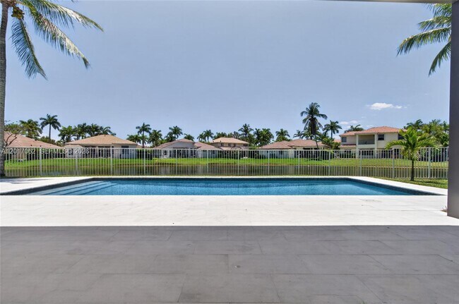 Building Photo - 2576 Bay Pointe Dr