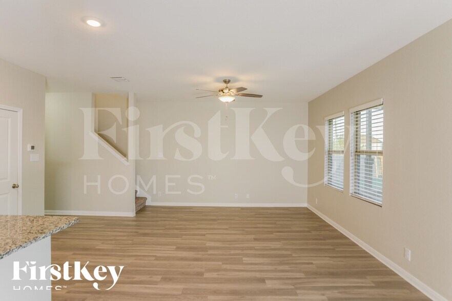 Building Photo - 13403 Summer Light