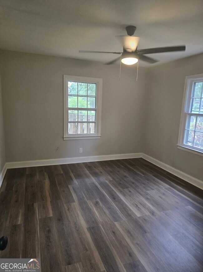 Building Photo - 4201 Lindsey Dr