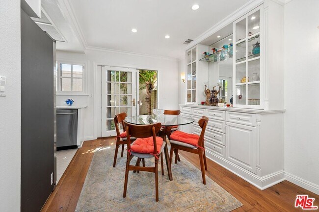 Building Photo - 27912 Ridgecove Ct N