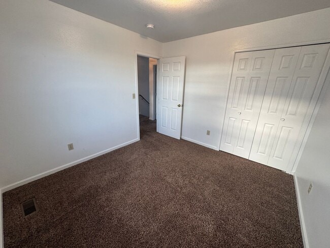 Building Photo - 498-498 W Bellflower Dr