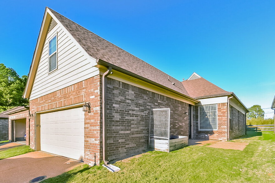 Building Photo - 6893 Raleigh Lagrange Rd