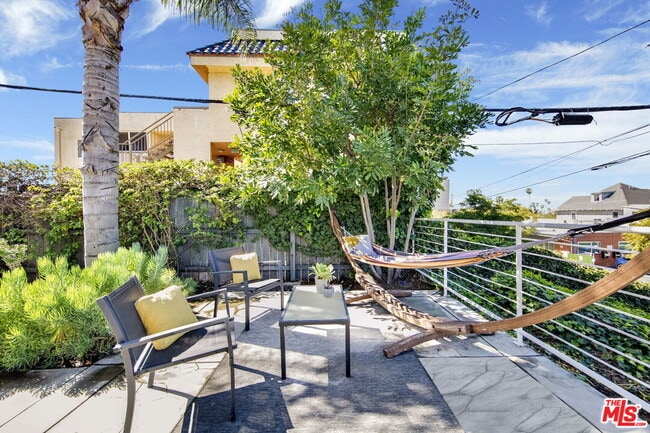 Building Photo - 318 Parkman Ave