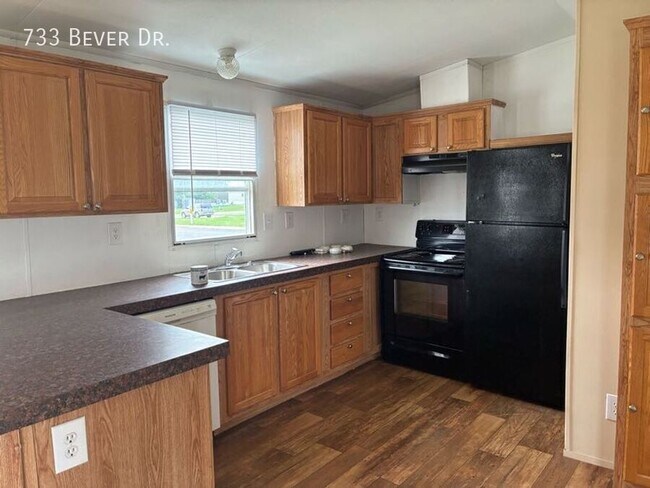 Building Photo - 733 W Bever Dr