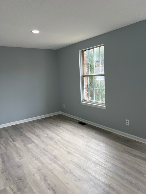 Building Photo - 72 Dorchester Cir