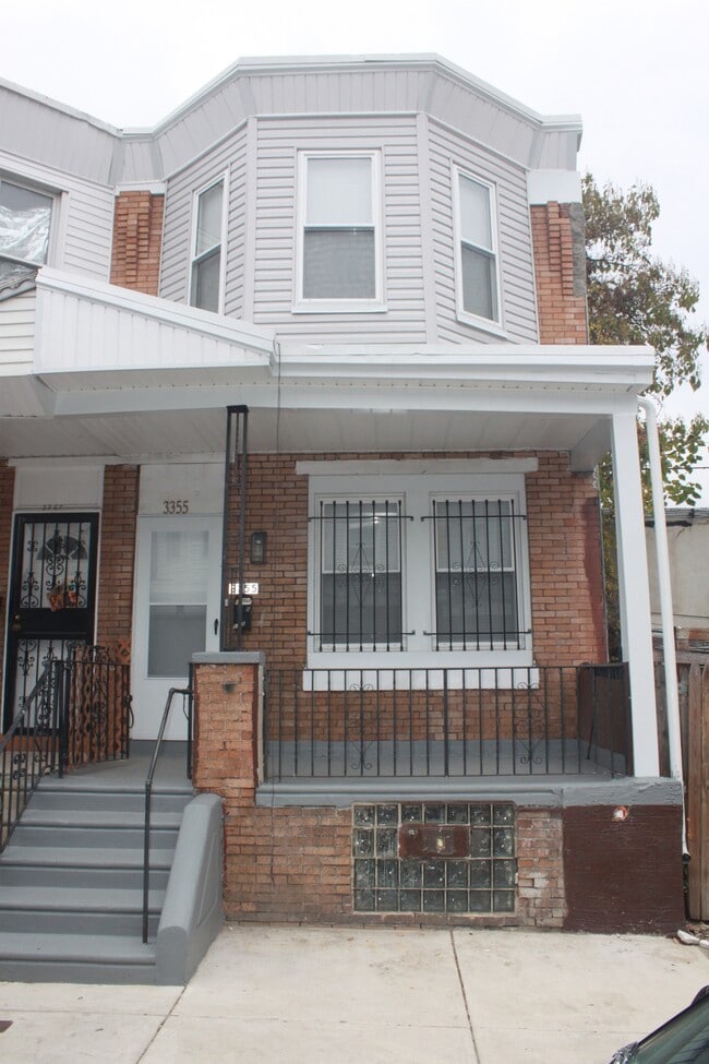 Primary Photo - 3355 Argyle St