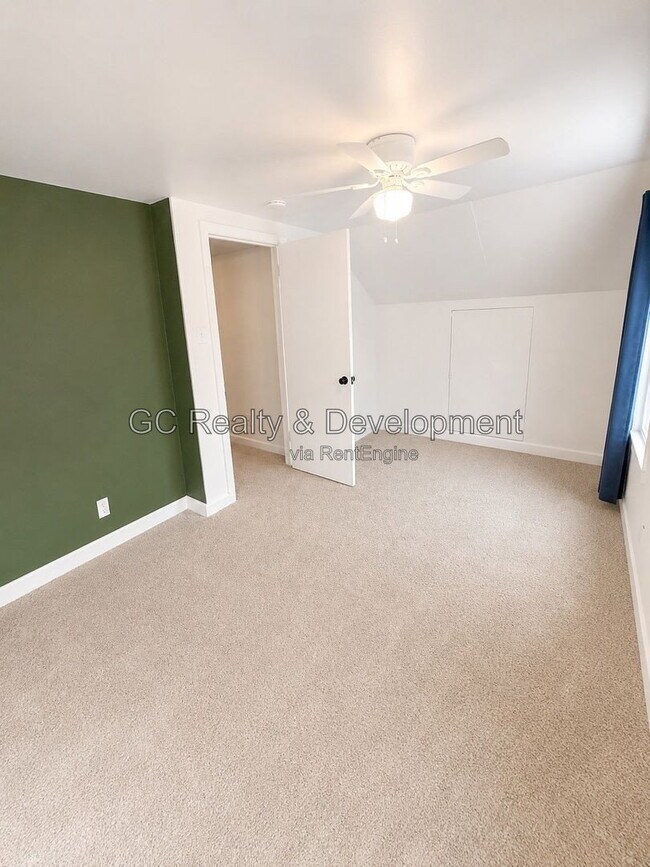 Building Photo - 707 Newcastle Ave