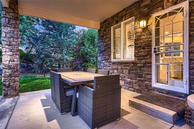Building Photo - Extravagant home with lots to offer!