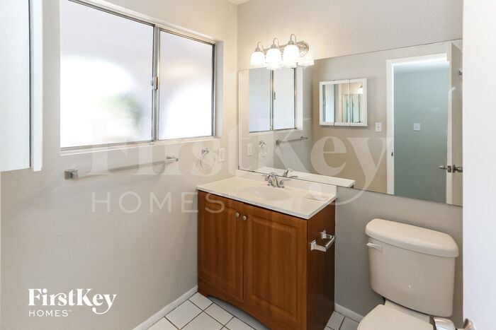 Building Photo - 5339 W Cholla St