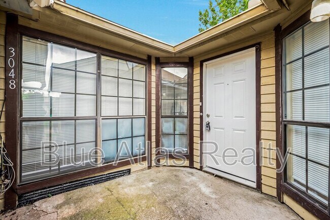 Building Photo - 3048 Navarro Ln