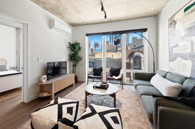 Building Photo - 411 W Chicago Ave