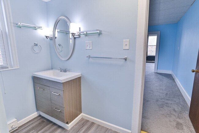 Building Photo - 1306 N 3rd St