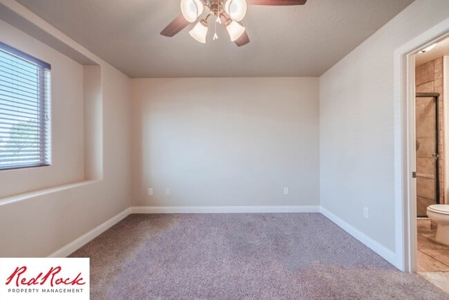 Building Photo - 3 Bedroom Townhome In Southgate Community