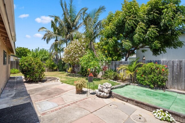 Building Photo - Single Level 4-Bedroom Home in Excellent H...