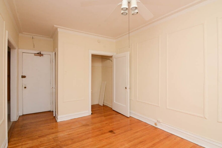 Building Photo - 1169 N Dearborn St