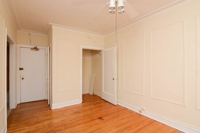 Building Photo - 1023 N Dearborn St